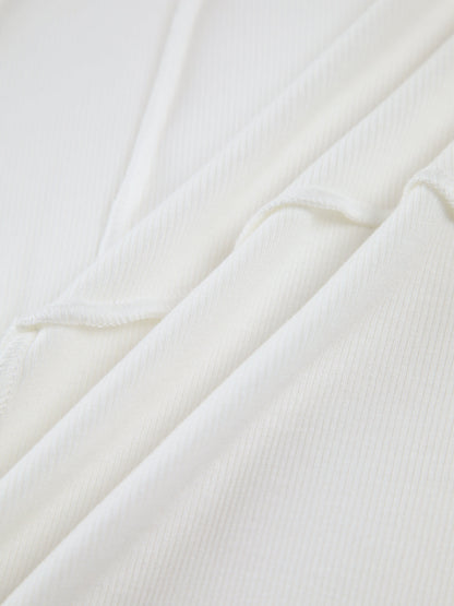 Damenbluse mit langen Ärmeln und Paspelierungen